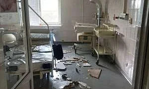 В Каменске-Уральском из-за ливней затопило единственный роддом. Жители передвигаются по городу на сапах