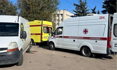 В Луганске прохожему оторвало ногу от взрыва уличной колонки