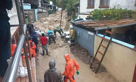 Стихия обрушилась на Ялту и Южный берег Крыма: затоплены улицы, людей готовят к эвакуации