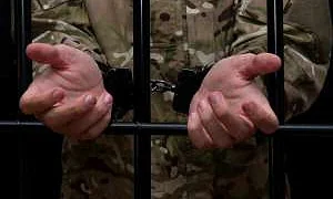 Двух курских подполковников лишили званий и осудили за поборы с участников СВО