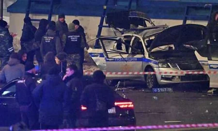 Неизвестный взорвал машину ДПС в Москве на Савёловском вокзале: один полицейский погиб, двое пострадали