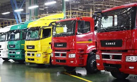 «Автостат»: производство грузовиков в РФ упало почти вдвое 