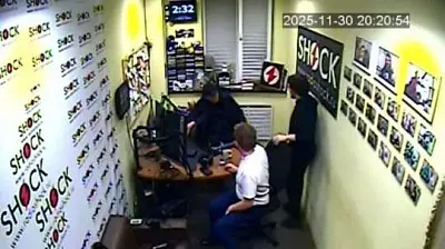 мигрант захватил петербургскую радиостанцию и в эфире призвал взорвать москву  - Сайт Газеты «Совершенно Секретно»