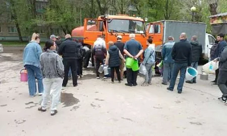 Жители Энгельса остались без воды и канализации на все праздники из-за аварии