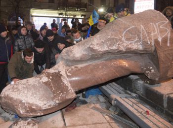 милиция киева опровергла информацию о задержаниях участников сноса памятника ленину