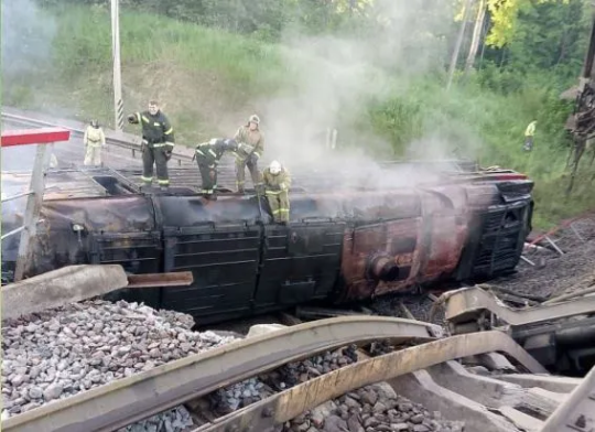 Три моста за ночь. Путепроводы рухнули под Курском, Брянском и в Запорожье