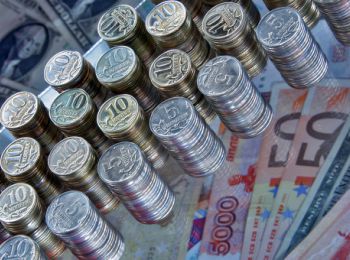сбербанк предсказал обвал рубля в конце 2015 года