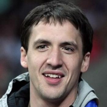 Актёру Артуру Смольянинову* заочно дали 8 лет колонии по делу о фейках про армию