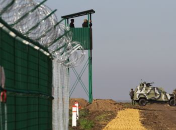 россия построит двухметровый забор на границе с украиной за 10 млн рублей