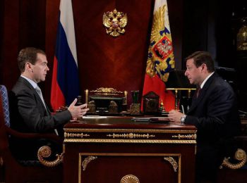 медведев предложил хлопонину сконцентрироваться на сфере алкогольной продукции