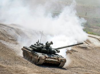 на волгоградском военном полигоне начался «танковый биатлон»