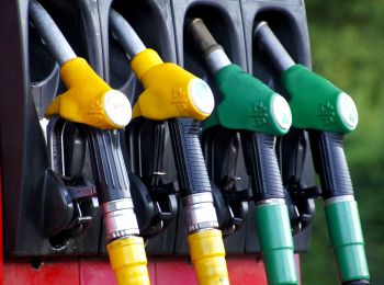 рф оказалась на втором месте по дешевизне бензина в европе