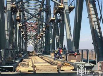 завершено строительство моста между россией и китаем