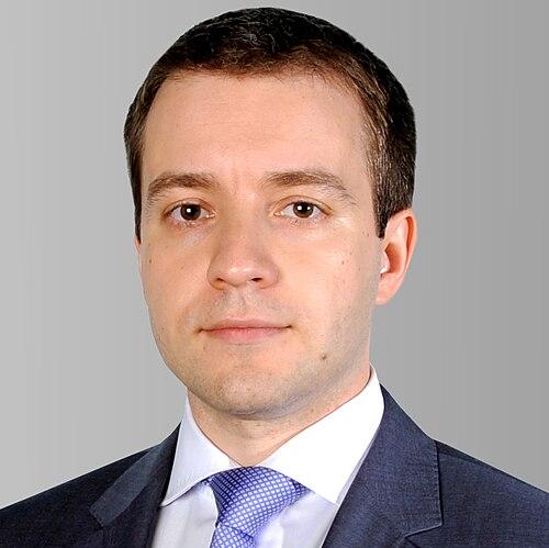 Экс-министра связи Никифорова объявили в розыск по делу об организации ОПГ и крупном мошенничестве