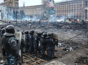 аваков: причастные к расстрелам на майдане чиновники, сбежали из украины