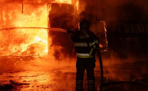 Пожар в частном доме и режим ЧС: что известно об атаках БПЛА и их последствиях