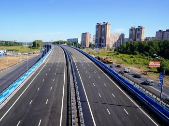 В России могут сузить крайние левые полосы автомагистралей В России могут сузить крайние левые полосы автомагистралей