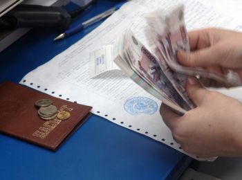 в россии «заморозят» зарплаты чиновников на 2016 год