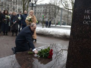 путин возложил цветы к памятнику первого мэра санкт-петербурга собчака