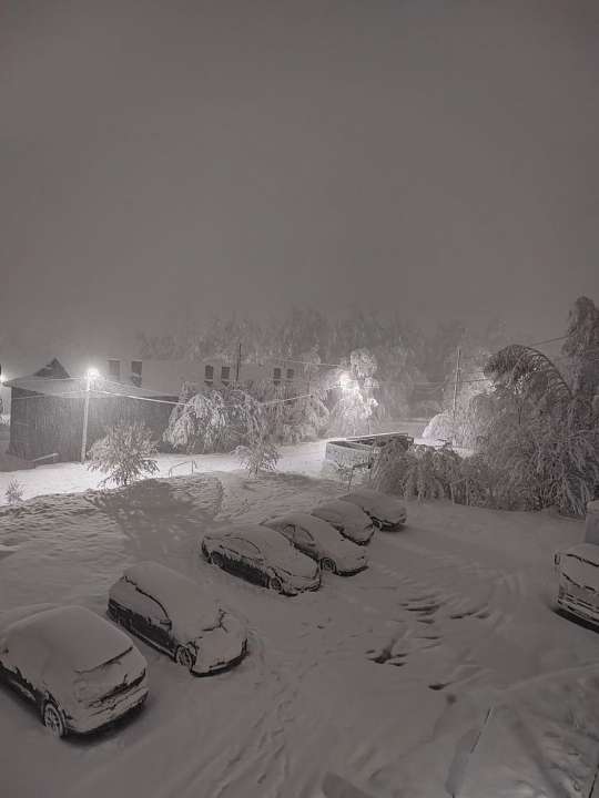 В Свердловской области из-за снегопада около 40 тысяч человек остаются без света