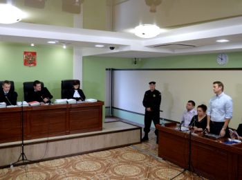 Навальный и Офицеров получили условные сроки