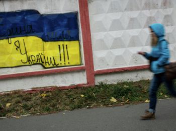 яценюк: пока украина будет вступать в нато, народу надо научиться выживать