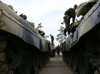 новейший российский танк “армата” дважды сломался на репетиции парада победы