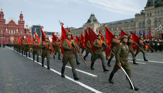 Парад на 9 мая в Москве впервые с 2007 года пройдет без военной техники, также не будет детей-кадетов