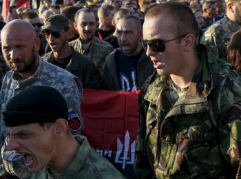 порошенко разоружит «правый сектор», опасаясь потерять контрабандные деньги