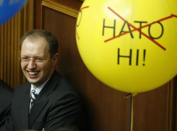 Как Яценюк и Тимошенко открыли  границы Украины для НАТО