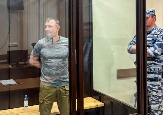 Генерала Ивана Попова приговорили к 5 годам колонии и лишили звания