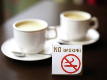 курение на открытых верандах кафе могут разрешить в 2015 году