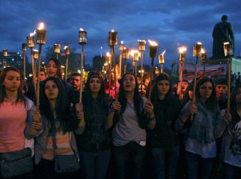 новости недели: 100-летие геноцида армян, медведев в госдуме, лавров о ядерном оружии, новая война и митинги на украине
