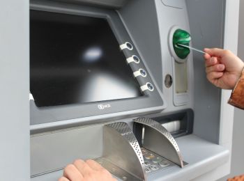 специалисты выявили очередной способ кражи денег из банкоматов