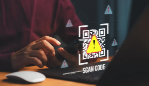 Аферисты начали обманывать россиян через расклейки поддельных QR-кодов, обещающих бесплатный доступ к Wi-Fi