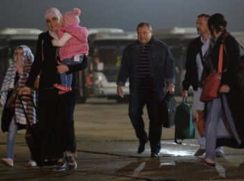 российские самолеты доставили в московскую область более 300 эвакуированных из йемена