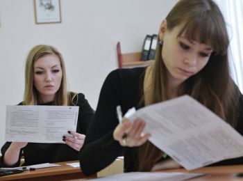 российские школьники сдают егэ по математике