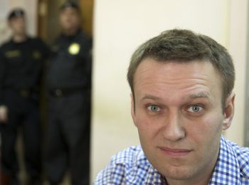 судебный процесс в отношении братьев навальных возобновится в пятницу