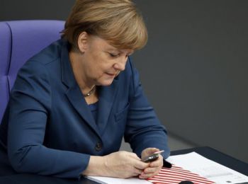 меркель обвиняют в умалчивании шпионского скандала с сша