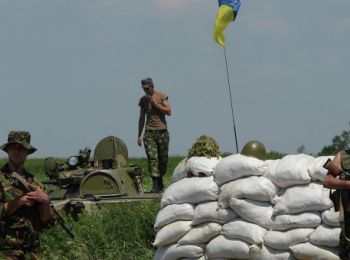 украинские военные проводят перегруппировку сил на востоке страны