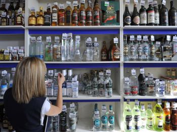 казахстан запретил продажу некоторых марок российской водки и пива