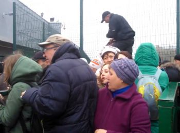 украинцы чуть не затоптали женщину, устроив давку на границе с европой