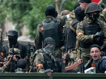 украинские силовики спиваются в донбассе, пугая местных жителей