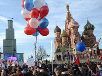 сотни тысяч россиян отмечают годовщину присоединения крыма