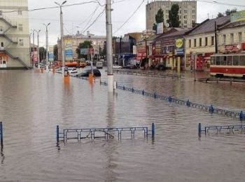 в результате ливней крупные российские города оказались “под водой”