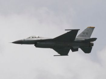 латвия направила истребители нато для перехвата российских военных самолетов