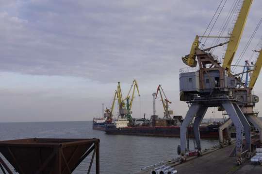 Дроны атаковали танкер с метанолом в Таганрогском заливе, погиб матрос
