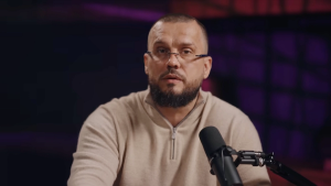 Основателя элитного рехаба «Антонов PRO» задержали после жалоб на пытки