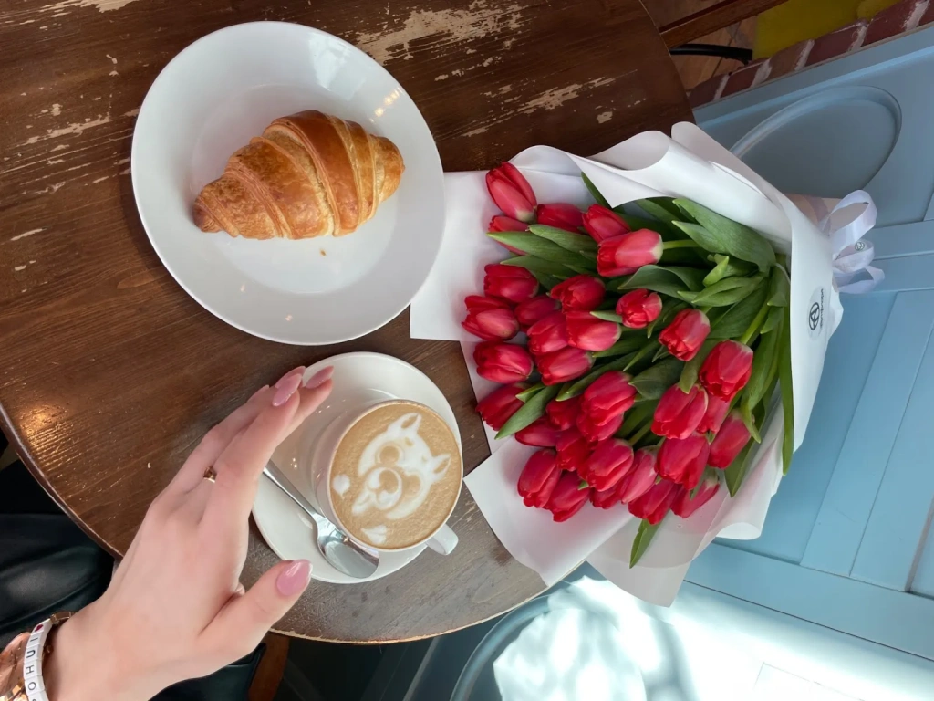 оригинальный способ подарить букет 