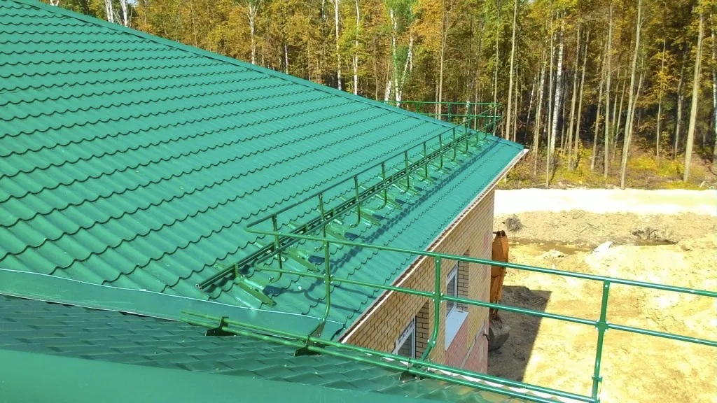 недорогие ограждения кровли